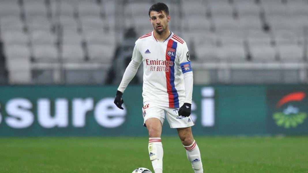 Galatasaray’ın yıldızı futbolu bıraktı 5